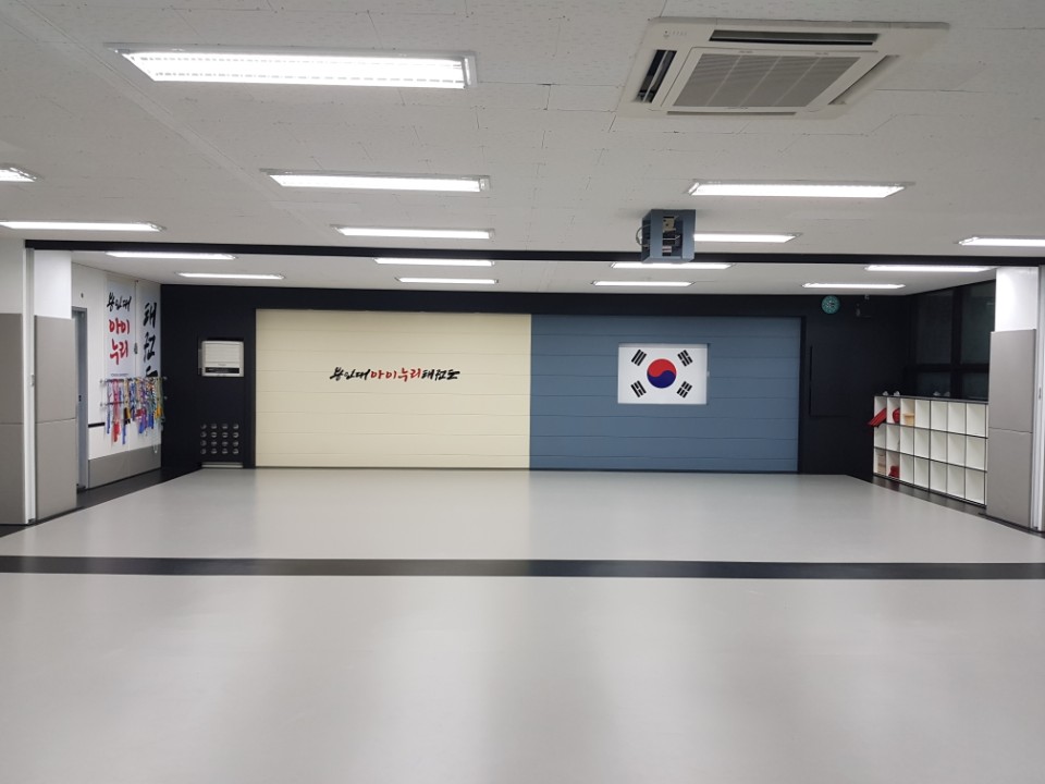 3739755602_Z0V6NjTX_1ac611c428f07a21d97d3ab5dabe24eecb6ee079.jpg 이미지크게보기